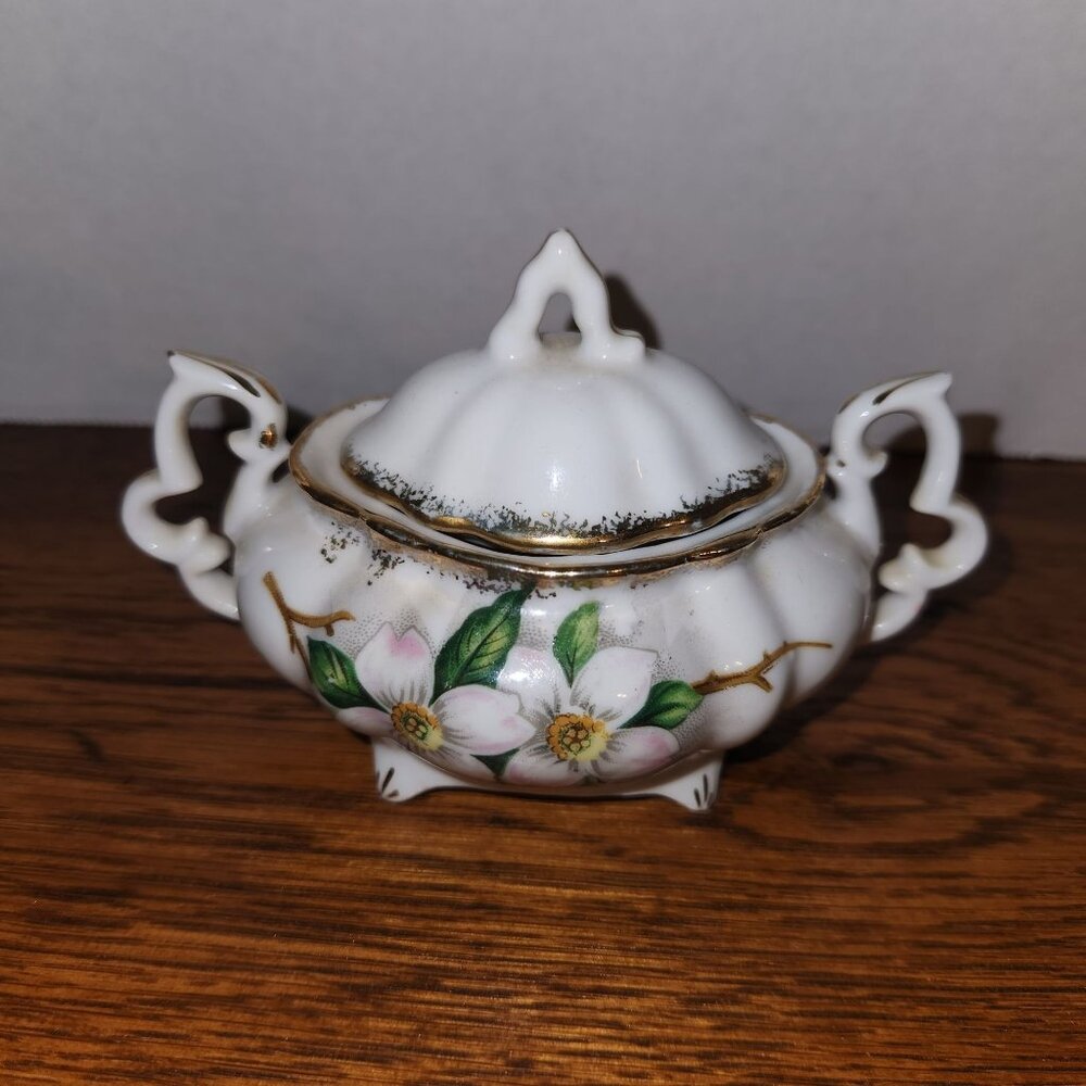 Vintage Dogwood Footed Sugar Bowl with Lid 24K Gold Made In Japan